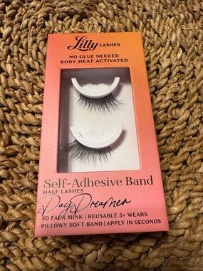 Lilly Lashes Day Dreamer Self-Adhesive Half Lashes - Coral Pink Packaging